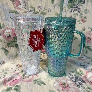 2 pack of cups Iridescent colors blue&clear